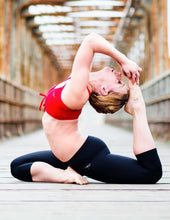 Carregar imagem no visualizador da galeria, Top deportivo Nella con copas ajustables Dragonfly - red