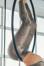 Load image into Gallery viewer, Adriana velvet Dragonfly leggings
