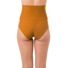 Cargar imagen en el visor de la galería, Shorts de cintura alta Betty Dragonfly