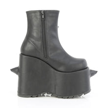 Load image into Gallery viewer, Botines Demonia SLAY-77 Negro Piel vegana