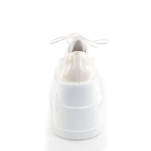 Carregar imagem no visualizador da galeria, Sapatos de plataforma Demonia STOMP-08-1 - Verniz off-white / Pele vegan