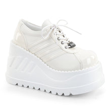 Carregar imagem no visualizador da galeria, Sapatos de plataforma Demonia STOMP-08-1 - Verniz off-white / Pele vegan