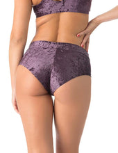 Carregar imagem no visualizador da galeria, Short Hot Pants de Pole Dance Veludo Libélula
