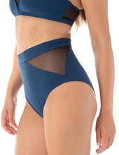 Carregar imagem no visualizador da galeria, Shorts de malha Monica Dragonfly
