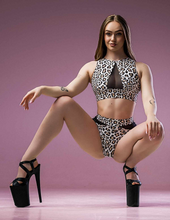 Carregar imagem no visualizador da galeria, Shorts Monica Leo Dragonfly 24/48 HRS
