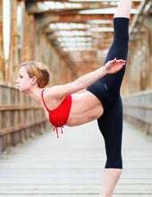 Load image into Gallery viewer, Leggings Capri Trisha Dragonfly - black
