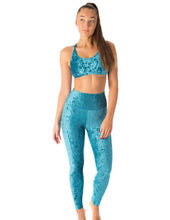 Load image into Gallery viewer, Velvet leggings Adele | Hochtaillierte Samt Leggings | Color: turquoise velvet | Yoga Leggings | Dragonfly Pole Wear and Bikram Hot Yoga Clothes
