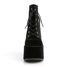 Load image into Gallery viewer, Botines Demonia CAMEL-203 Negro Velvet
