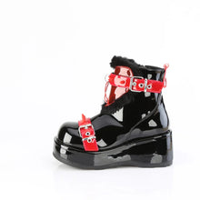 Load image into Gallery viewer, Botines Demonia CUBBY-57 Negro Pat-Rojo PVC
