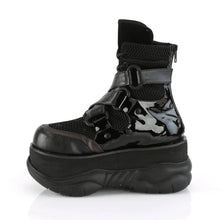 Load image into Gallery viewer, Zapatos con plataforma Demonia NEPTUNE-126 Negro Piel vegana-Fishnet Fabric-Pat
