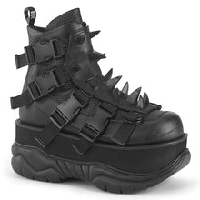 Load image into Gallery viewer, Zapatos con plataforma Demonia NEPTUNE-68 Negro Piel vegana
