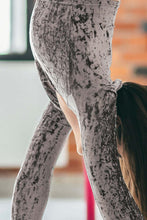 Load image into Gallery viewer, Dragonfly Pavi Velvet Sports Top
