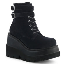 Carregar imagem no visualizador da galeria, Botines Demonia SHAKER-52 Negro Velvet
