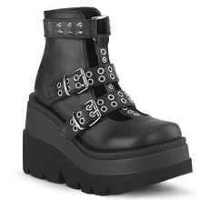Load image into Gallery viewer, Botines Demonia SHAKER-62 Negro Piel vegana
